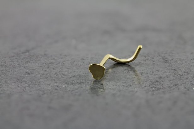 14K Yellow Gold Heart Nose Screw