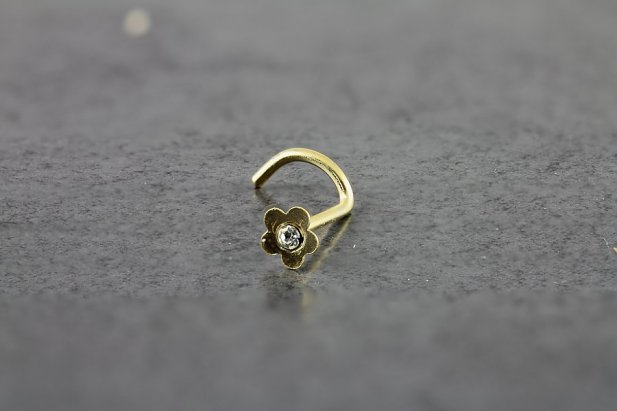 14K Yellow Gold Jeweled Flower Nose Screw 14K Yellow Gold Jeweled Flower Nose Screw
