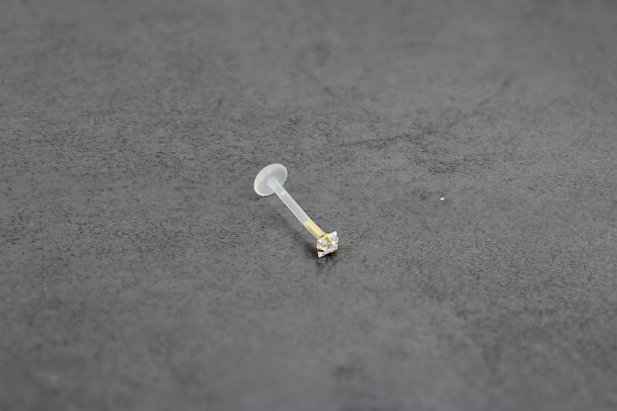 14kt Gold 2.5mm Princess CZ Bioflex Nose Bone 14kt Gold 2.5mm Princess CZ Bioflex Nose Bone
