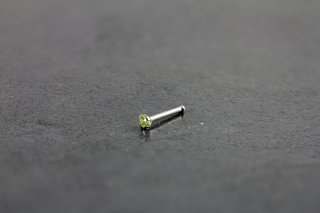 14kt White Gold 2mm Peridot Nose Bone