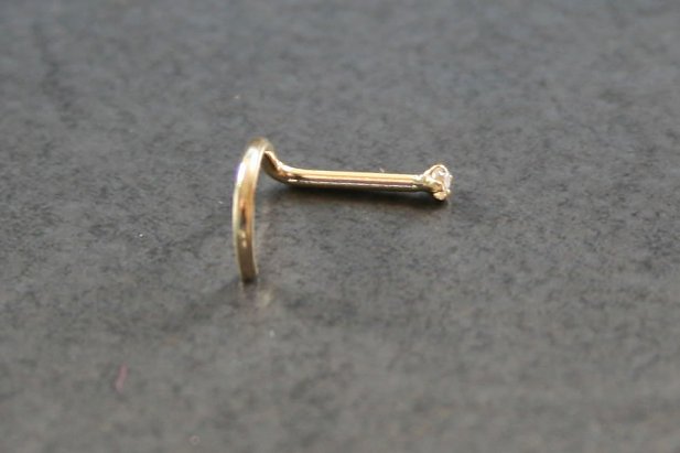 14kt Yellow Gold and Diamond Nose Screw