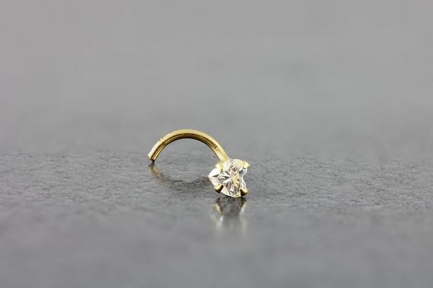 20 Gauge Gold 3.0mm CZ Heart Nose Screw