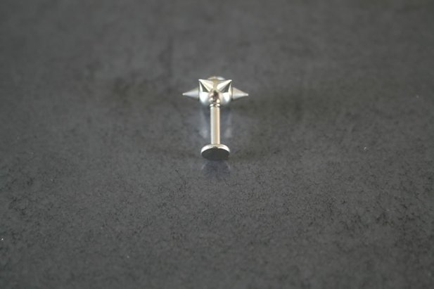 Bad Girl Spike Labret
