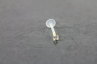 Bioflex 14K Gold 2.5mm Princess CZ Gem Labret Bioflex 14K Gold 2.5mm Princess CZ Gem Labret