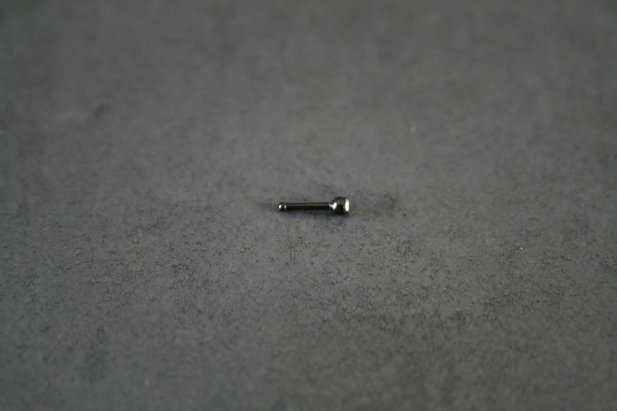 Blackline Clear Gem Nose Bone