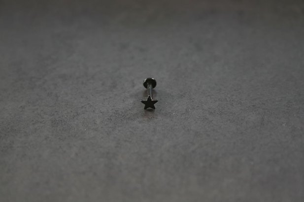 Blackline Star Lip Labret