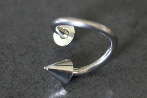 Double Spike Spiral Ring
