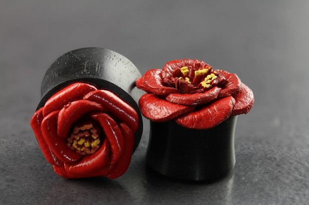 Horn Plug with Red Painted Leather Flower