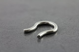 Horse Shoe Septum Retainer