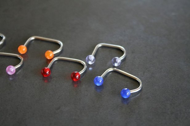 Loop Labret with UV Balls