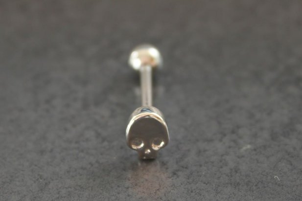 McQueen Skull Tongue Bar