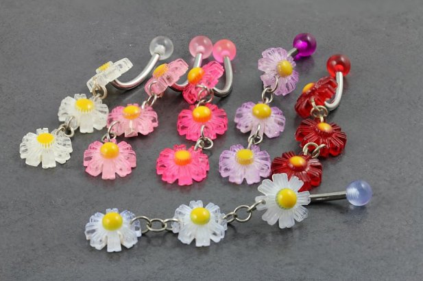 Triple Daisy Flower Belly Bar
